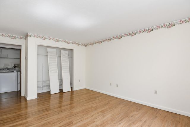 500 Candlewood Park Unit 35, Nashua, NH 03062