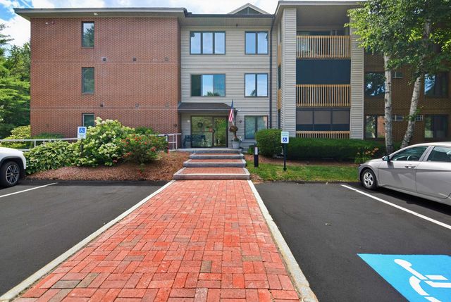 500 Candlewood Park Unit 35, Nashua, NH 03062