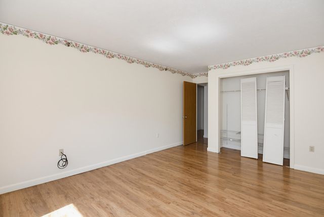 500 Candlewood Park Unit 35, Nashua, NH 03062