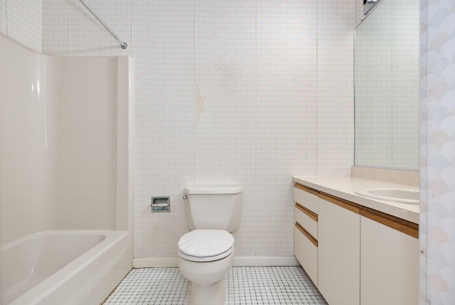 500 Candlewood Park Unit 35, Nashua, NH 03062