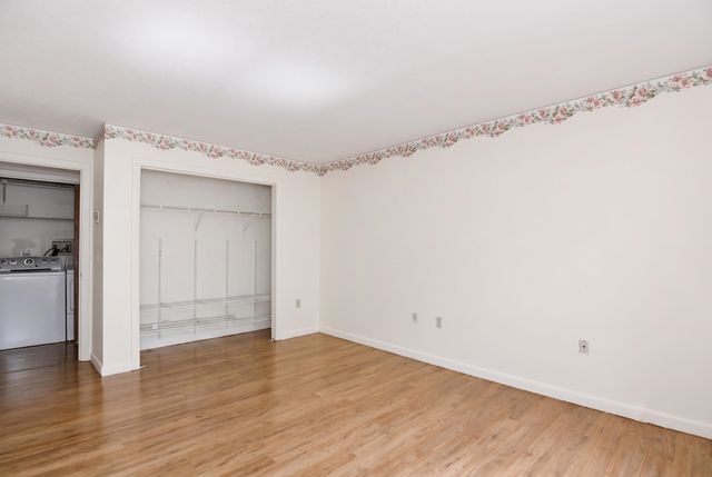 500 Candlewood Park Unit 35, Nashua, NH 03062
