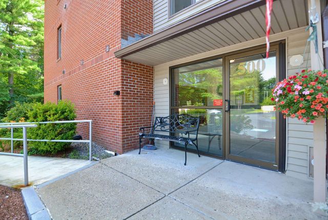 500 Candlewood Park Unit 35, Nashua, NH 03062