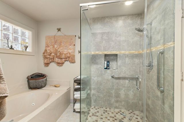 2360 Gun And Rod Circle, Brenham, TX 77833