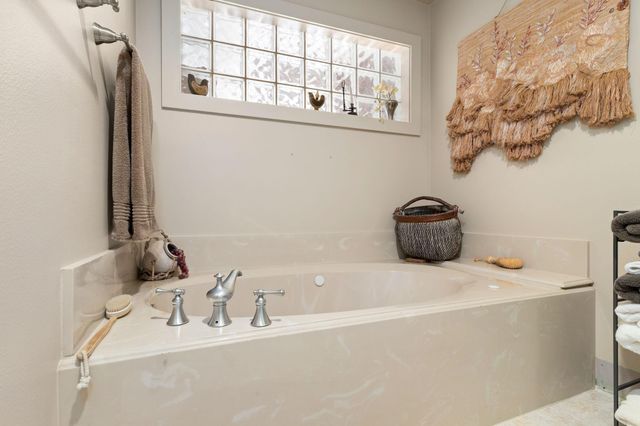 2360 Gun And Rod Circle, Brenham, TX 77833