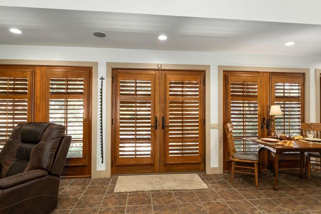 2360 Gun And Rod Circle, Brenham, TX 77833