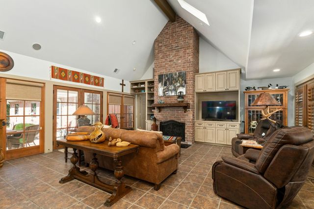 2360 Gun And Rod Circle, Brenham, TX 77833