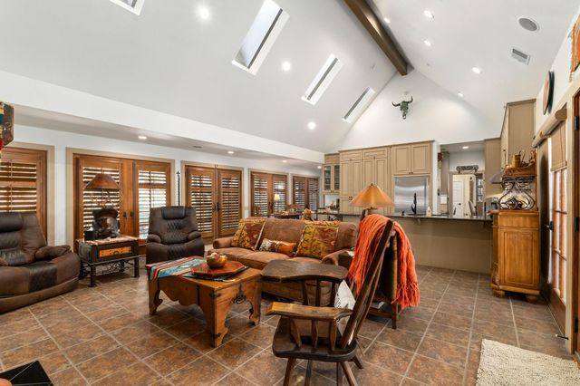 2360 Gun And Rod Circle, Brenham, TX 77833