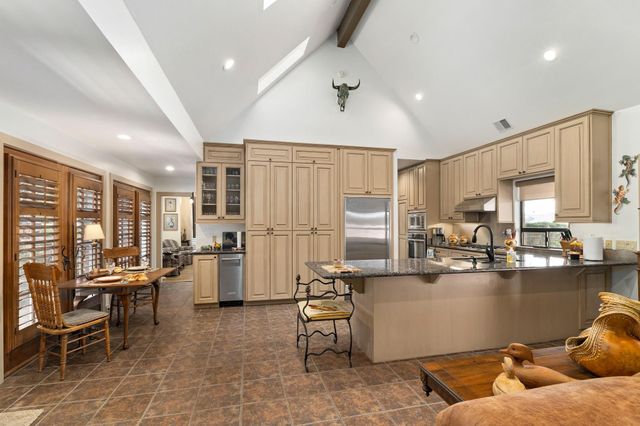 2360 Gun And Rod Circle, Brenham, TX 77833