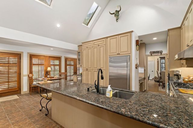 2360 Gun And Rod Circle, Brenham, TX 77833