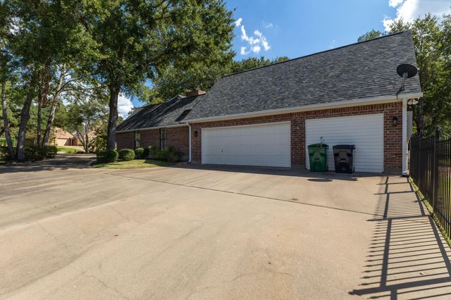 2360 Gun And Rod Circle, Brenham, TX 77833