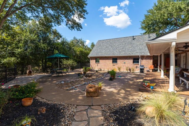 2360 Gun And Rod Circle, Brenham, TX 77833