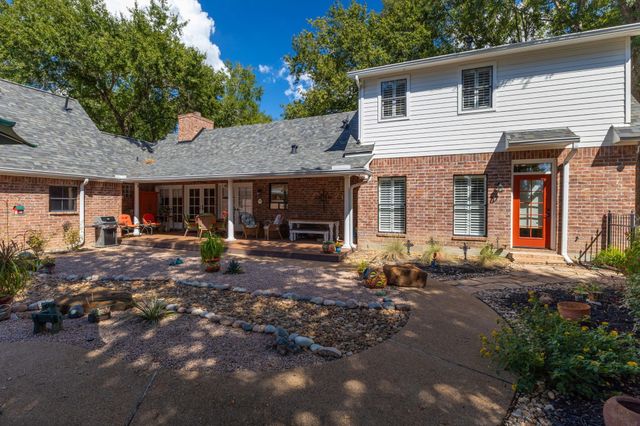 2360 Gun And Rod Circle, Brenham, TX 77833