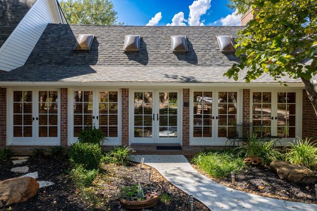 2360 Gun And Rod Circle, Brenham, TX 77833