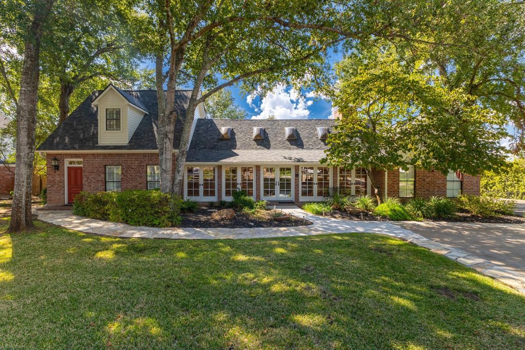 2360 Gun And Rod Circle, Brenham, TX 77833