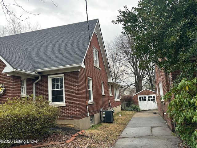 4625 Southcrest Dr, Louisville, KY 40215