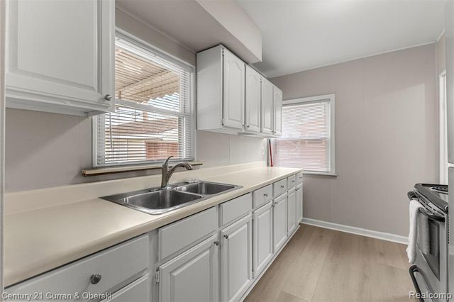 1046 6th Street, Wyandotte, MI 48192