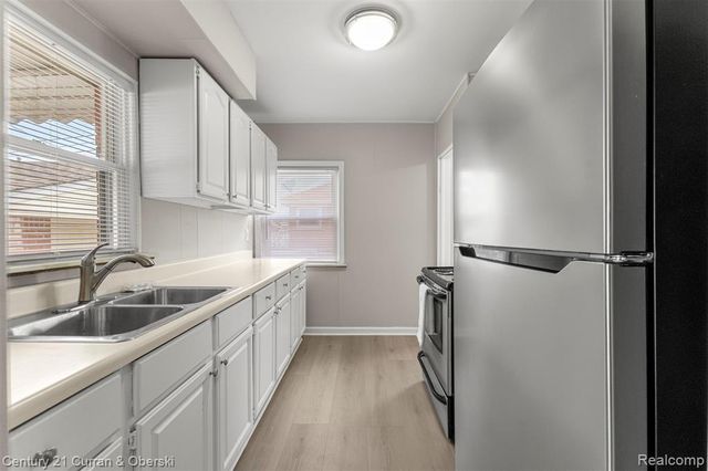 1046 6th Street, Wyandotte, MI 48192