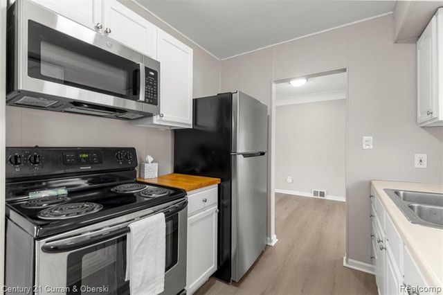 1046 6th Street, Wyandotte, MI 48192