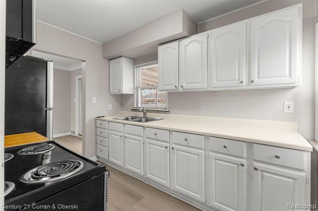 1046 6th Street, Wyandotte, MI 48192