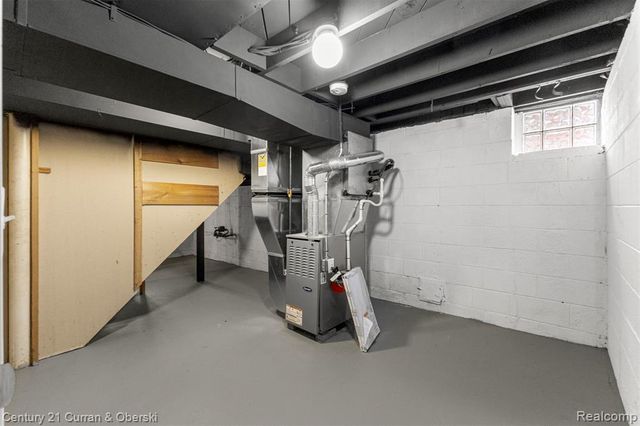 1046 6th Street, Wyandotte, MI 48192