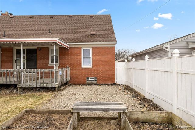 1046 6th Street, Wyandotte, MI 48192