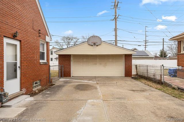 1046 6th Street, Wyandotte, MI 48192