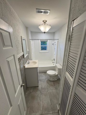 54 E Sylvania Avenue, Toledo, OH 43612