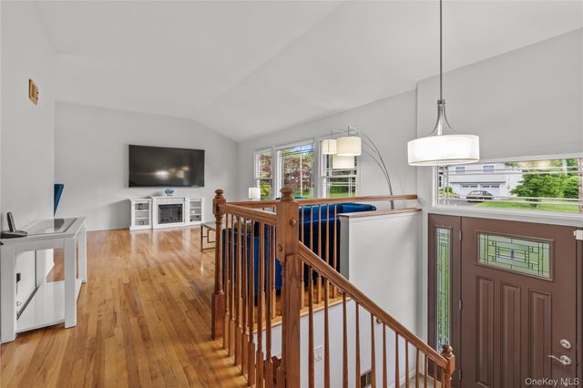 224 Willow Drive, Briarcliff Manor, NY 10510