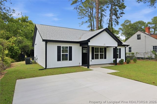 111 Kensington Circle, Fayetteville, NC 28301