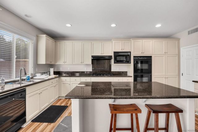 563 Crystal Downs Glen, Escondido, CA 92026