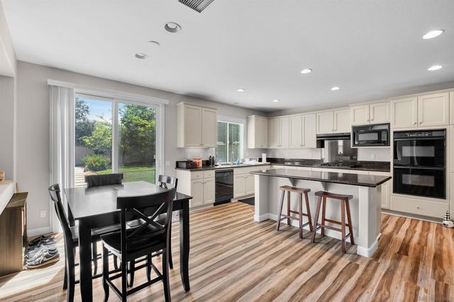 563 Crystal Downs Glen, Escondido, CA 92026