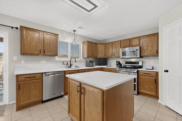 4701 26th Avenue NE, Rio Rancho, NM 87144