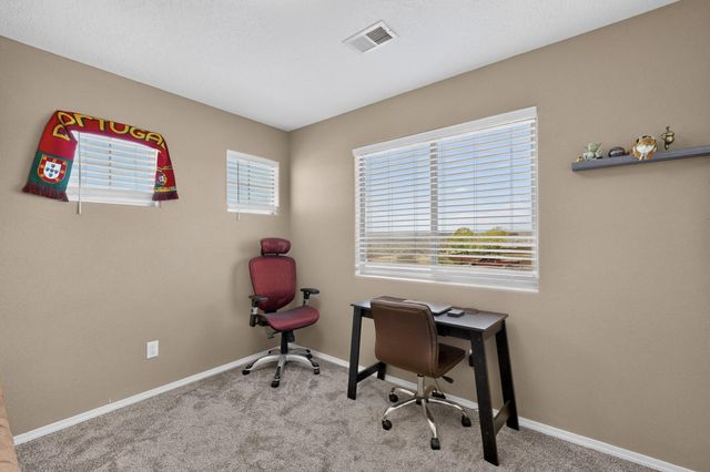 4701 26th Avenue NE, Rio Rancho, NM 87144