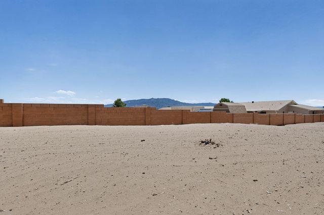 4701 26th Avenue NE, Rio Rancho, NM 87144