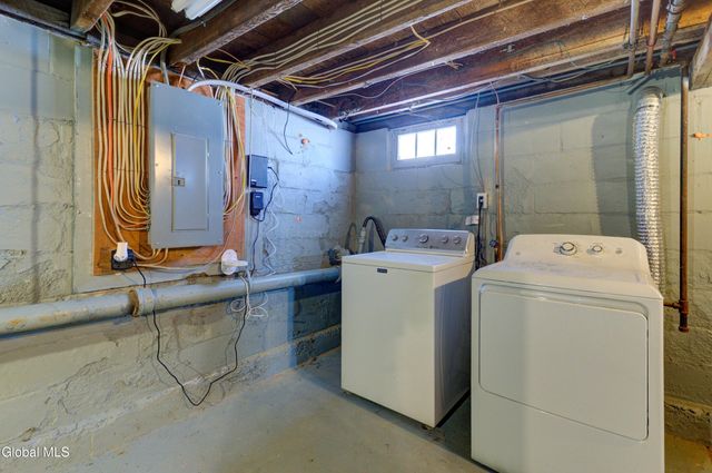 1353 Helderberg Avenue, Rotterdam, NY 12306