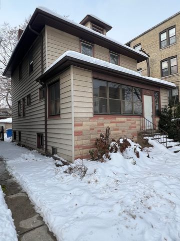 4742 N Sacramento Avenue, Chicago, IL 60625