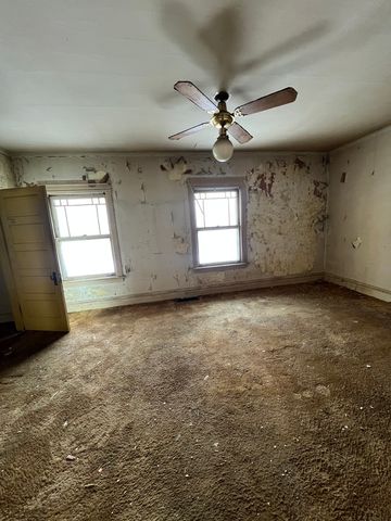 4742 N Sacramento Avenue, Chicago, IL 60625