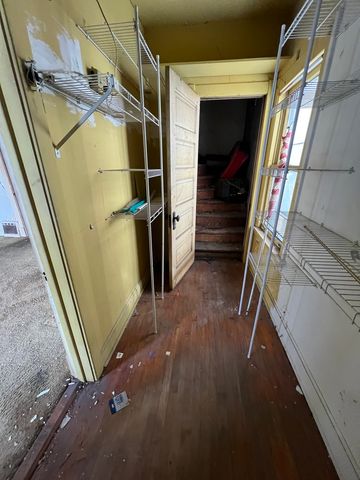 4742 N Sacramento Avenue, Chicago, IL 60625