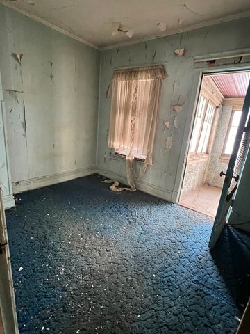 4742 N Sacramento Avenue, Chicago, IL 60625