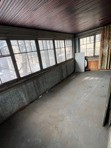 4742 N Sacramento Avenue, Chicago, IL 60625