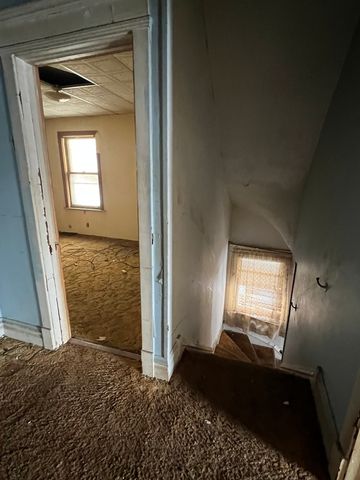 4742 N Sacramento Avenue, Chicago, IL 60625