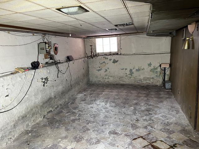 4742 N Sacramento Avenue, Chicago, IL 60625