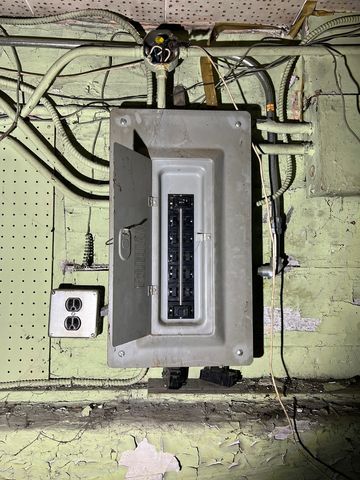 4742 N Sacramento Avenue, Chicago, IL 60625