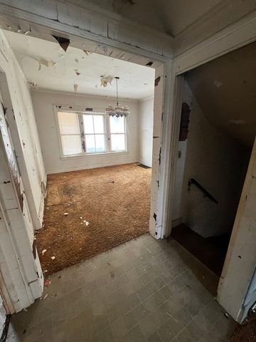 4742 N Sacramento Avenue, Chicago, IL 60625