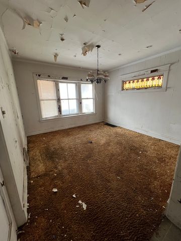 4742 N Sacramento Avenue, Chicago, IL 60625