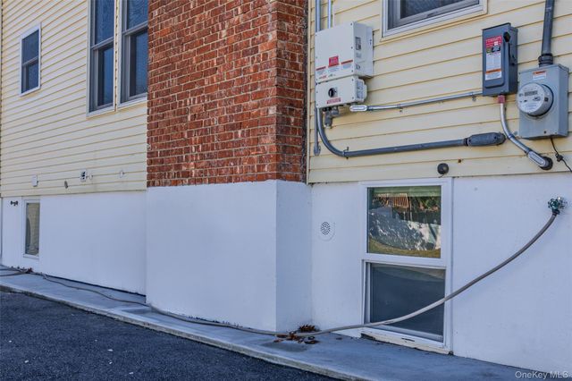 19 Milburn Road, Sound Beach, NY 11789