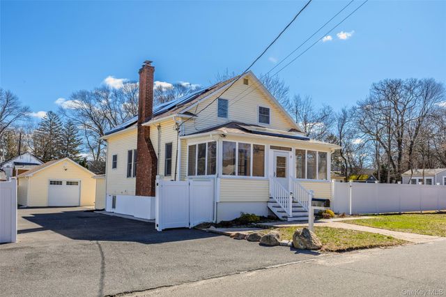 19 Milburn Road, Sound Beach, NY 11789