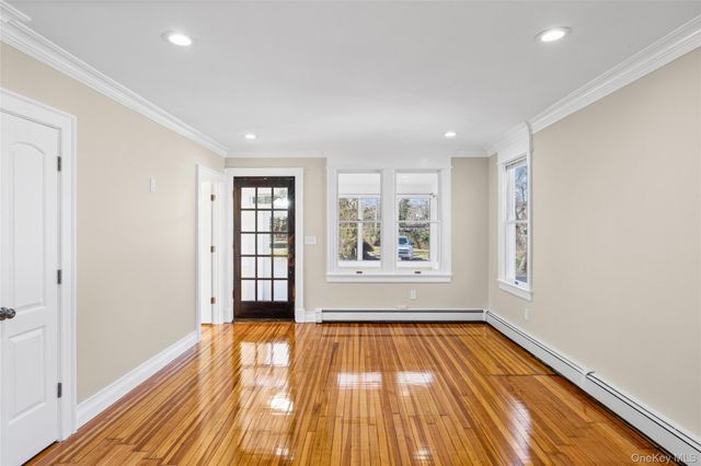 19 Milburn Road, Sound Beach, NY 11789