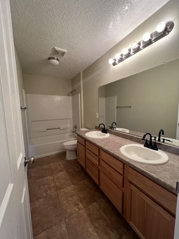 6204 CORTE ALZIRA NW, Albuquerque, NM 87114