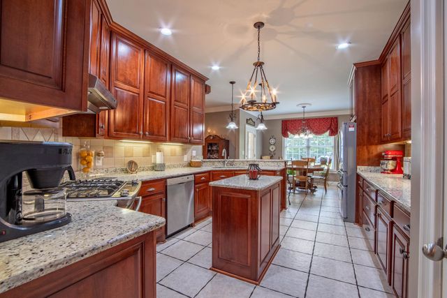 225 NIXON LOOP, Savannah, TN 38372